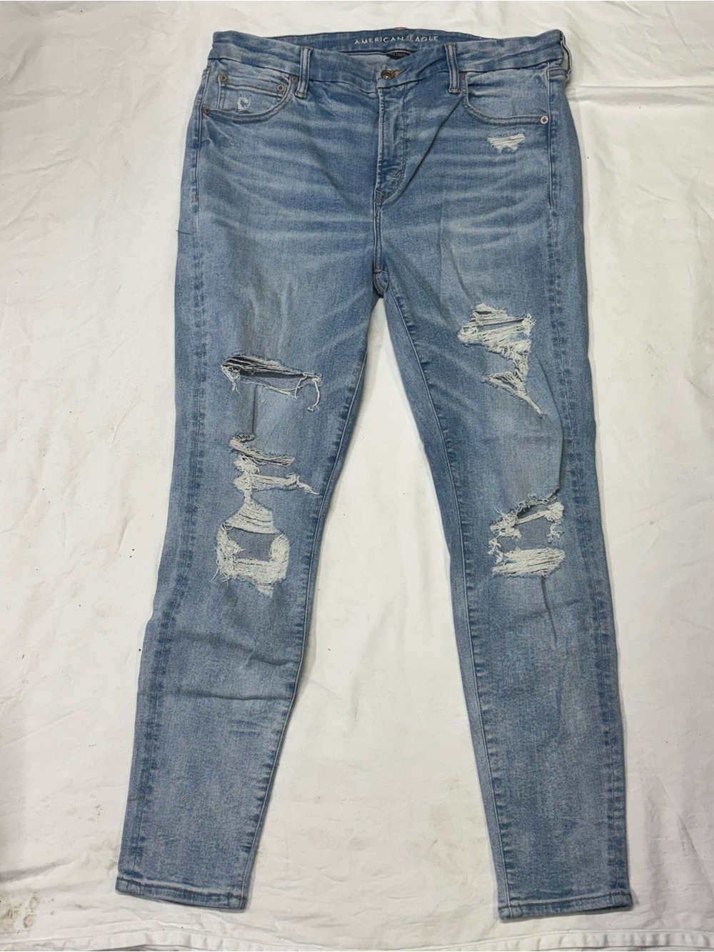 American Eagle Outfitters Light Wash Ripped Women's Skinny Jeans